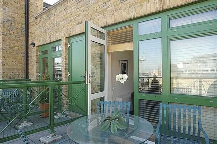 196 Bishopsgate Serviced Apartments - Balcony