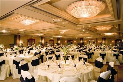 Jumeirah Carlton Tower Hotel - Enjoy a dinner for 400 or a cocktail reception for up to 670