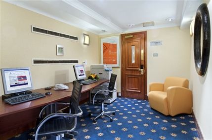 Hilton London Green Park Hotel - BUSINESS CENTRE