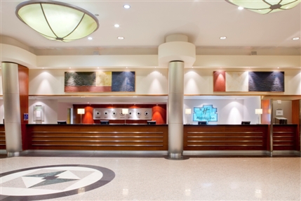Holiday Inn London Kensington Forum - Reception Desk