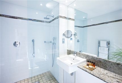 Rydges Kensington London - Bathroom