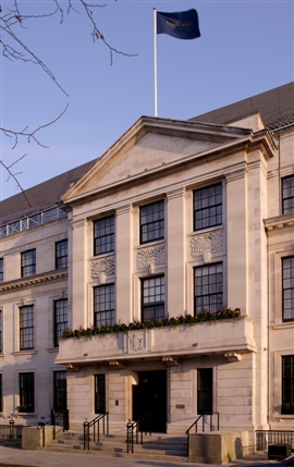 Town Hall Hotel & Apartments - Exterior