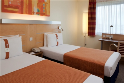 Holiday Inn Express London - Luton Airport - Twin Room