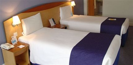 Waterloo Hub Hotel & Suites - Twin Room