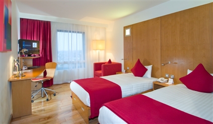 Holiday Inn London-West - Twin Room
