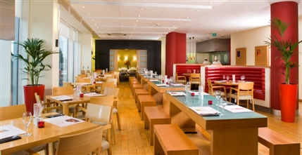 Holiday Inn London-West - Restaurant