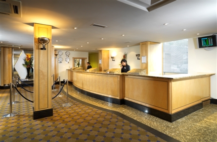 Thistle London Heathrow Hotel T5 - Reception