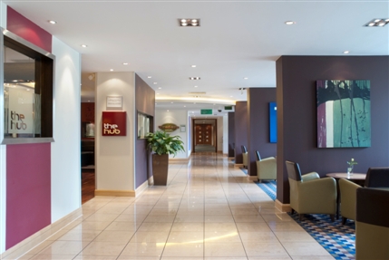 Holiday Inn London Gatwick Airport - Lobby