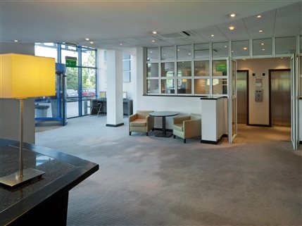 Holiday Inn London Brent Cross - Lobby