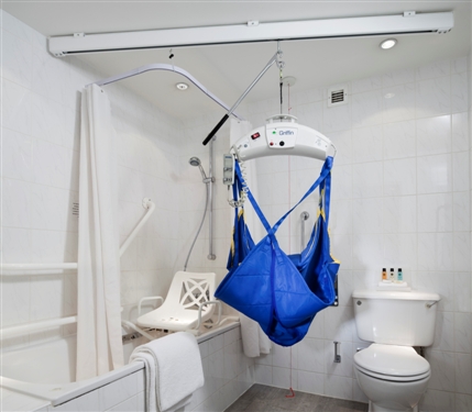 Crowne Plaza London Heathrow - Accessible Bathroom