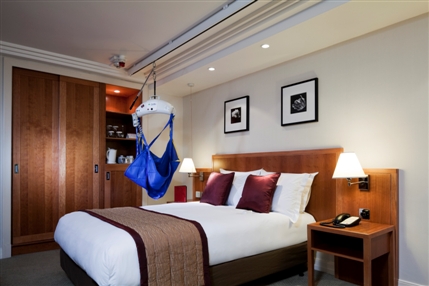 Crowne Plaza London Heathrow - Accessible Double Room