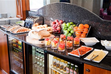 Crowne Plaza London Heathrow - Complimentary breakfast, served in Club Lounge for Club Room guests
