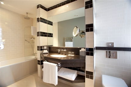 The Grosvenor Hotel London - Deluxe Bathroom