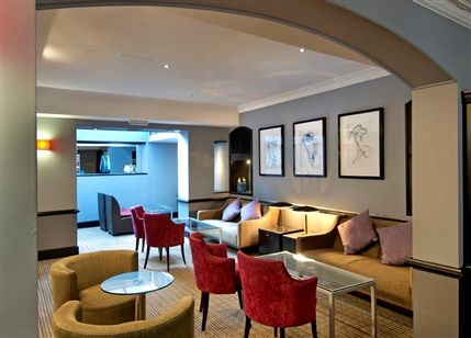 Hilton London Green Park Hotel - BERRY BAR & LOUNGE