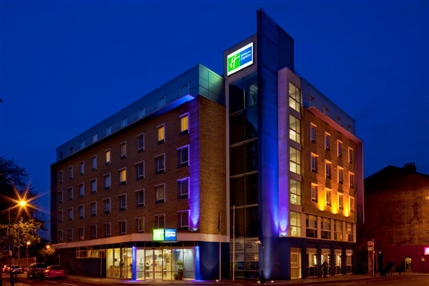 Holiday Inn Express London Earls Court - Exterior