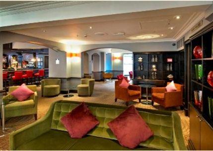 Hilton London Green Park Hotel - THE BERRY BAR & LOUNGE