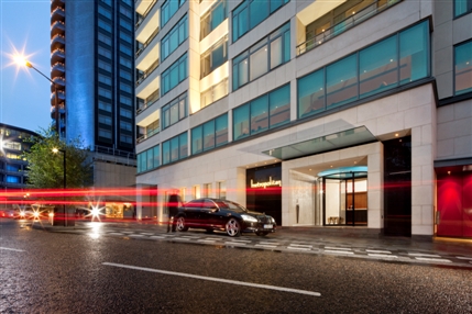 The Metropolitan Hotel London - Exterior by night