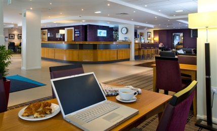 Holiday Inn Express London Hammersmith - Lobby / Lounge