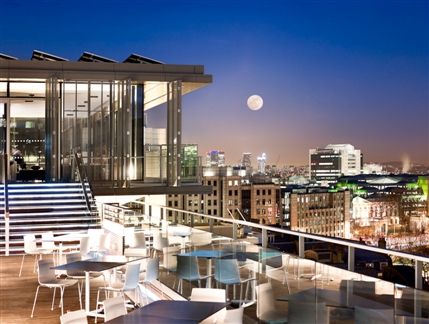 DoubleTree by Hilton Tower of London - Skylounge Bar