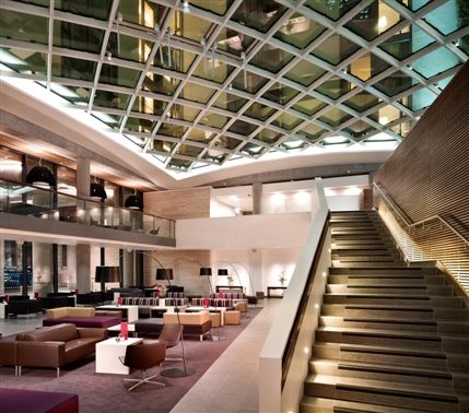 DoubleTree by Hilton Tower of London - Lobby Bar