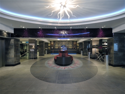DoubleTree by Hilton London - West End - Reception Lobby