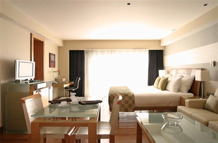 Plaza on the River Club & Residence London -