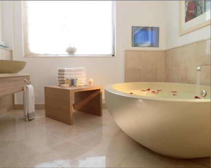 Jumeirah Carlton Tower Hotel - Relax in the elegant bathroom of a Spa Suite