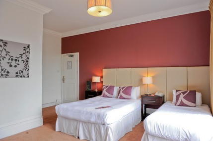 The Raglan Hotel - Family Room