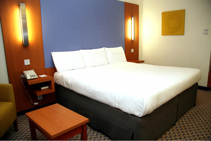 Ramada London North M1 - Guest Room
