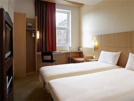 ibis London Heathrow Airport - Twin Room