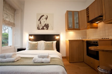 Studios2Let Apartments Cartwright Gardens - Large Studio Apartment