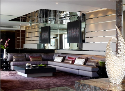Jumeirah Carlton Tower Hotel - Enjoy a spacious living area in The Royal Suite