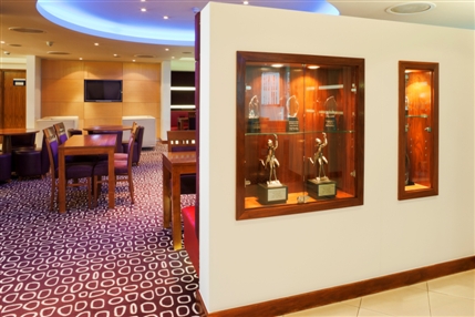 Holiday Inn Express London-Swiss Cottage - Lobby Area