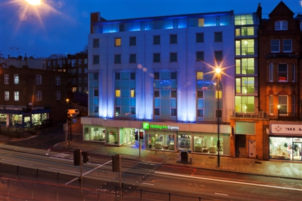 Holiday Inn Express London-Swiss Cottage - Exterior By Night