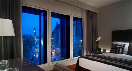 Park Plaza Westminster Bridge Hotel London - Studio Apartment with Iconinc View