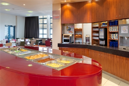 Holiday Inn Express London-City - Breakfast Station