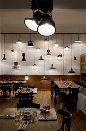 Town Hall Hotel & Apartments - Corner Room Restaurant