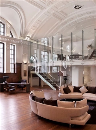 Town Hall Hotel & Apartments - The Montfort Suite