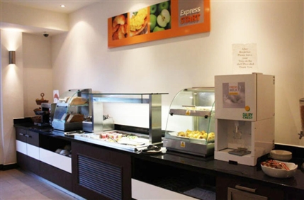 Holiday Inn Express London-Stratford - Breakfast Station
