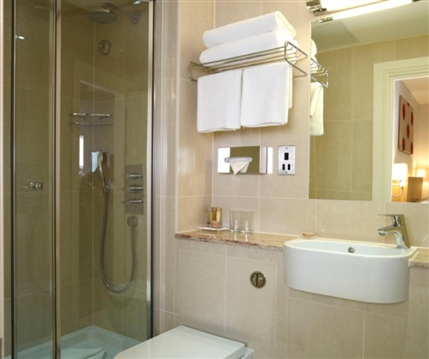 The Park International Hotel - Bathroom