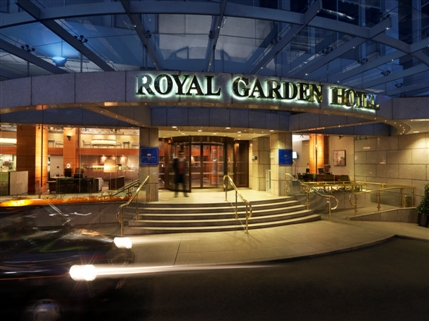 Royal Garden Hotel London - Entrance