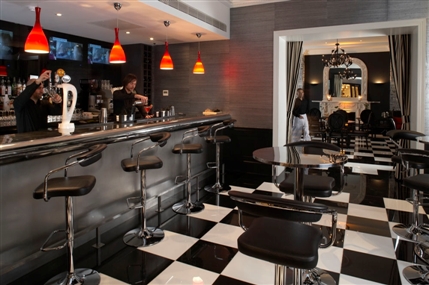 The Park International Hotel - The Checkmate Bar