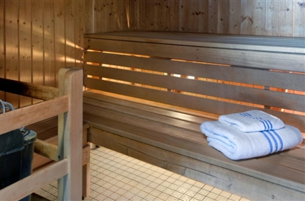 Hilton London Stansted Airport Hotel - Sauna LivingWell Health Club