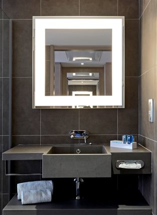 Novotel London City South - Bathroom