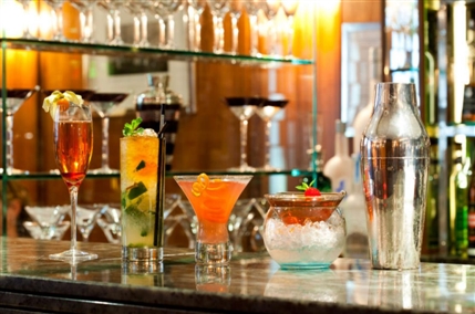 The Capital Hotel London - Cocktails at the bar