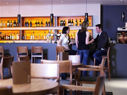 Crowne Plaza London Heathrow - Orwell's Bar