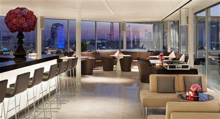 ME London - Radio Rooftop Bar and Restaurant