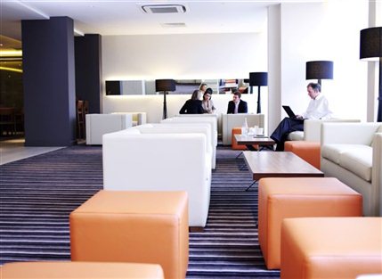 Crowne Plaza London Heathrow - Orwell's Bar