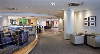 Holiday Inn London Heathrow M4, JCT4 - Lobby Bar