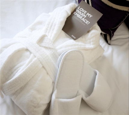 Rydges Kensington London - Bathrobe and Slippers